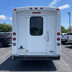 FORD E-350 CUTAWAY - 6