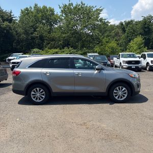 صورة 10 لـ 2017 KIA SORENTO LX