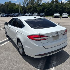 صورة 5 لـ 2017 FORD FUSION HYBRID SE