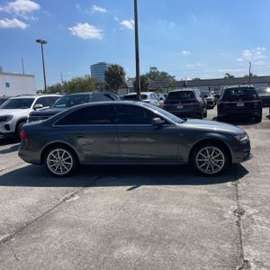 AUDI A4 2.0T PREMIUM - 10