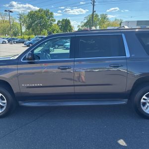 CHEVROLET SUBURBAN - 4