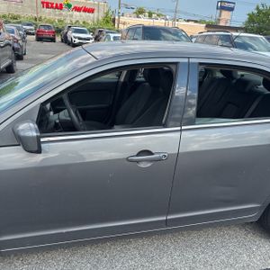 FORD FUSION SE - 4