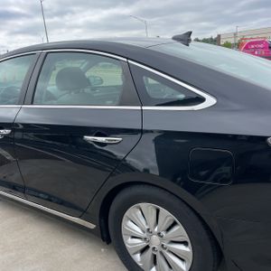 HYUNDAI SONATA HYBRID SE - 6