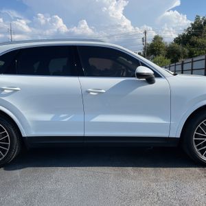 2019 Porsche CAYENNE S thumbnail 11