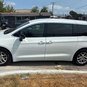 صورة 3 لـ 2025 Chrysler PACIFICA SELECT