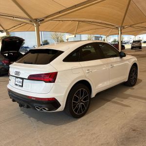 صورة 8 لـ 2022 AUDI SQ5 SPORTBACK PREMIUM PLUS
