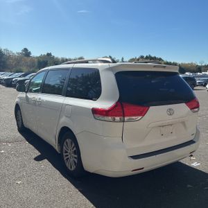 TOYOTA SIENNA - 5