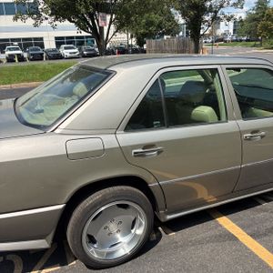 1994 Mercedes-BENZ E 320 照片 9