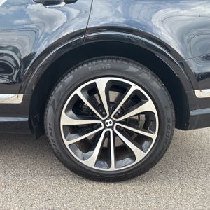 صورة مصغرة 18 لـ 2024 Bentley BENTAYGA EWB