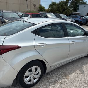 صورة 9 لـ 2016 Hyundai ELANTRA SE