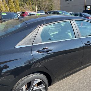 HYUNDAI ELANTRA LIMITED - 9