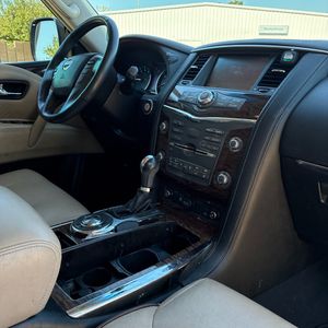 2017 Nissan ARMADA PLATINUM — фото 25