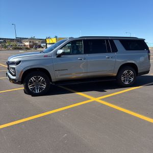 CHEVROLET SUBURBAN - 3