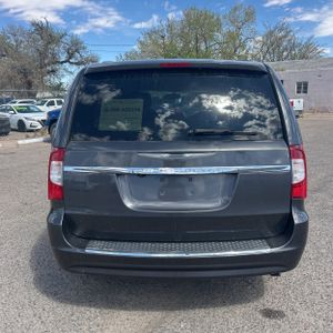 CHRYSLER TOWN AND COUNTRY TOURING - 7