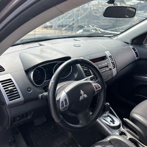 2012 Mitsubishi OUTLANDER SE — миниатюра 35