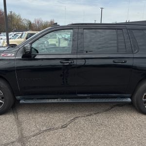 CHEVROLET SUBURBAN Z71 - 4