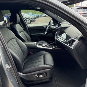 صورة مصغرة 33 لـ 2026 BMW X7 XDRIVE40I