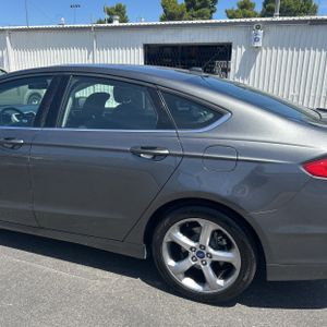 FORD FUSION SE - 6