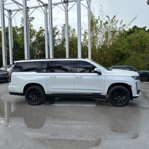 صورة 10 لـ 2021 Cadillac ESCALADE ESV SPORT PLATINUM
