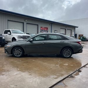 HYUNDAI ELANTRA SEL - 2