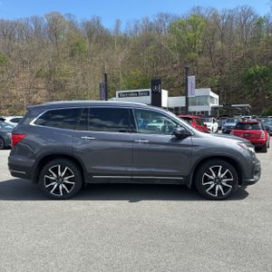HONDA PILOT TOURING W/REAR CAPTAIN'S CHAIRS - 10