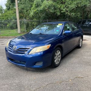 2010 Toyota CAMRY LE photo 1