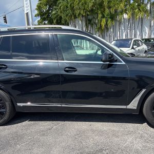 صورة 10 لـ 2024 BMW X7 XDRIVE40I