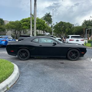 صورة 10 لـ 2017 Dodge CHALLENGER SXT