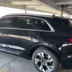 AUDI E-TRON PREMIUM QUATTRO - 6