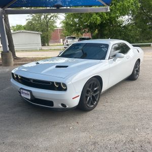 DODGE CHALLENGER SXT PLUS - 1