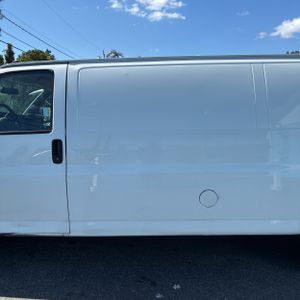 CHEVROLET EXPRESS 2500 - 3