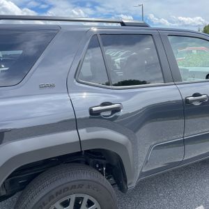 صورة 9 لـ 2025 Toyota 4RUNNER SR5