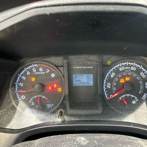 صورة 38 لـ 2017 Toyota TACOMA SR