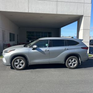 Toyota Highlander LE - 3