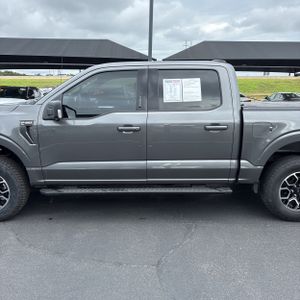 2022 FORD F-150 XLT photo 4