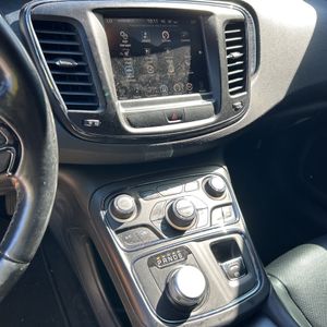 صورة مصغرة 35 لـ 2015 Chrysler 200 S