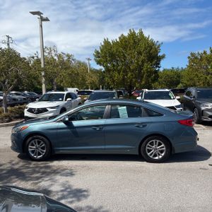 HYUNDAI SONATA SE - 3