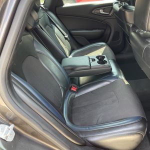 2015 Chrysler 200 S — миниатюра 35