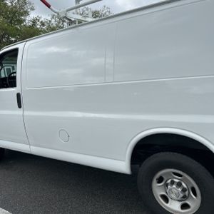 CHEVROLET EXPRESS 2500 - 6