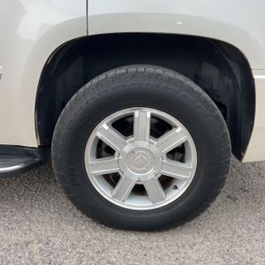 2010 Cadillac ESCALADE BASE — миниатюра 18