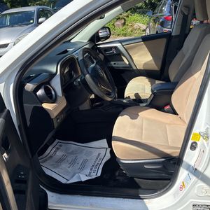2014 Toyota RAV4 XLE 照片 32