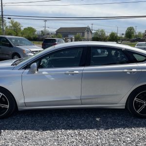 FORD FUSION SE - 4