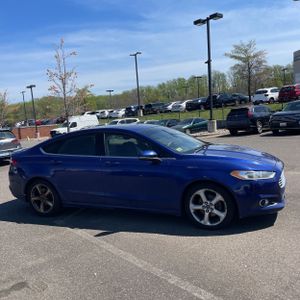 FORD FUSION SE - 10