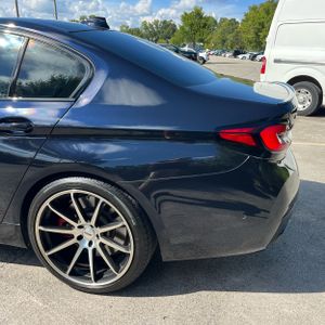 صورة 6 لـ 2023 BMW M550 I XDRIVE