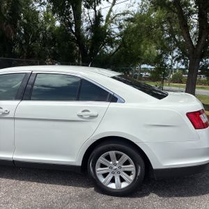 FORD TAURUS SE - 6