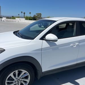 HYUNDAI TUCSON SE - 2