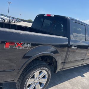 FORD F-150 LARIAT - 9