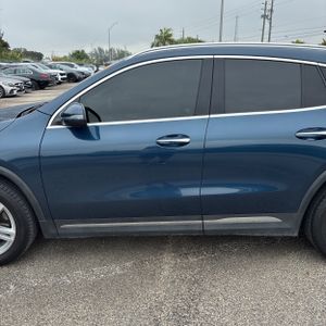 MERCEDES-BENZ GLA - 4