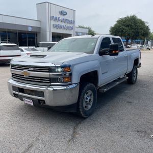 CHEVROLET SILVERADO - 1