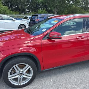 صورة 2 لـ 2019 Mercedes-BENZ GLA